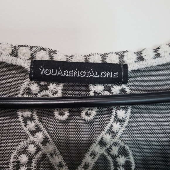 You Are Not Alone Black and White Sheer Lace Top Size Medium - Picture 4 of 12
